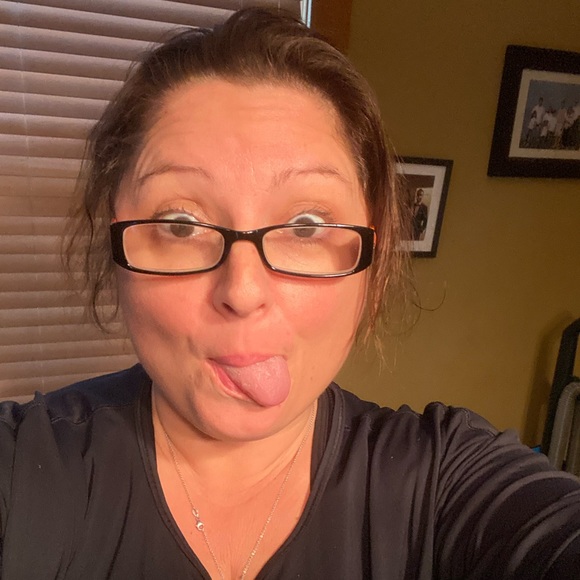 Meet your Posher, Courtney - Picture 1 of 1